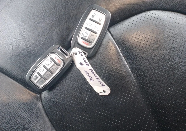 Chrysler Pacifica cena 139000 przebieg: 60327, rok produkcji 2021 z Białystok małe 667